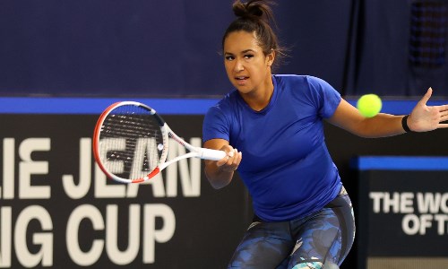 Heather Watson performing a front hand at the Billie Jean King cup