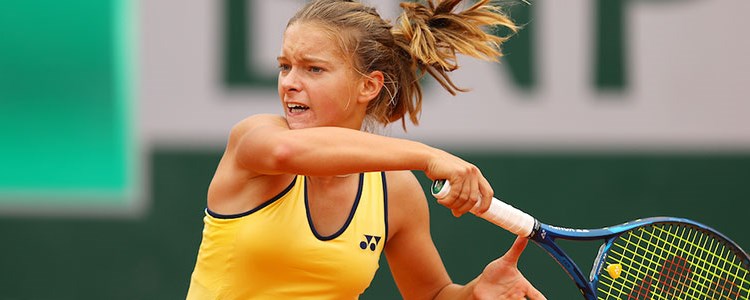 Matilda Mutavdzic hits a forehand