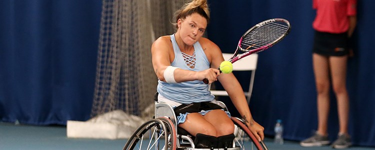 Jordanne Whiley hitting a backhand shot