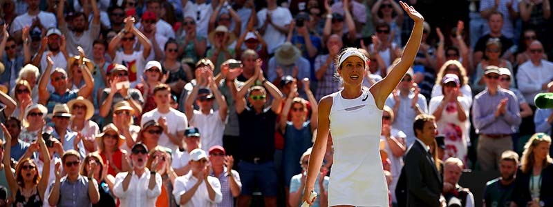 Johanna Konta waving to the Wimbledon crowds in 2017