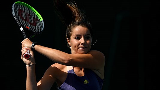 Jodie Burrage mid backhand
