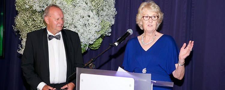 Cathie Sabin presented with LTA's Carl Aarvold Award