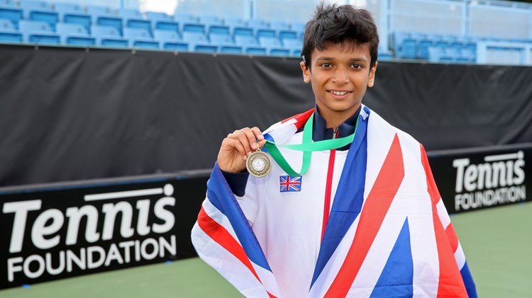 Esah Hayat with his World Deaf Tennis Championships gold
