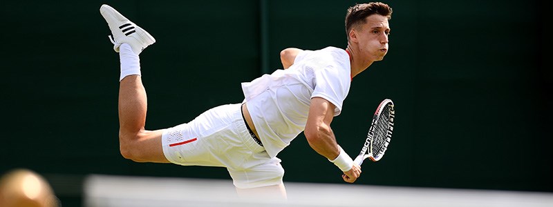 2019-wimbledon-joe-salisbury-serve.jpg