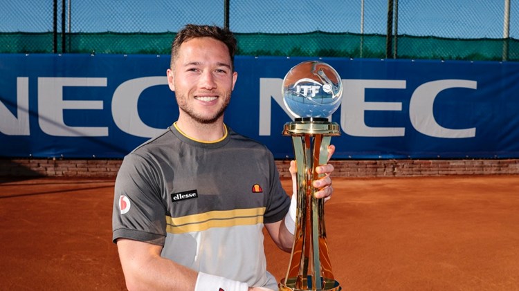 Great Britain's Alfie Hewett holding the Wheelchair Tennis Masters singles title