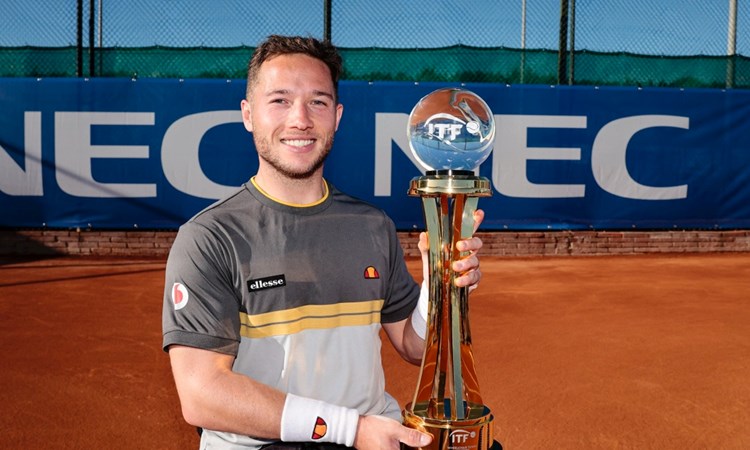 Great Britain's Alfie Hewett holding the Wheelchair Tennis Masters singles title
