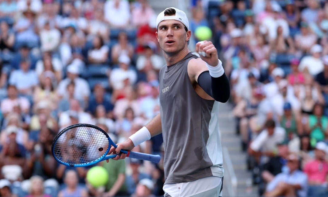 British tennis player Jack Draper clenching his fist 