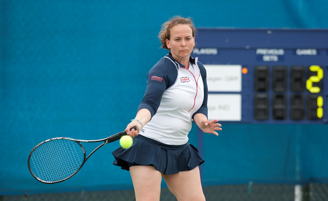 Valerie Copenhagen hits a forehand