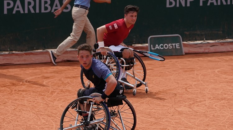 Alfie Hewett and Gordon Reid in doubles action at Roland Garros 2018