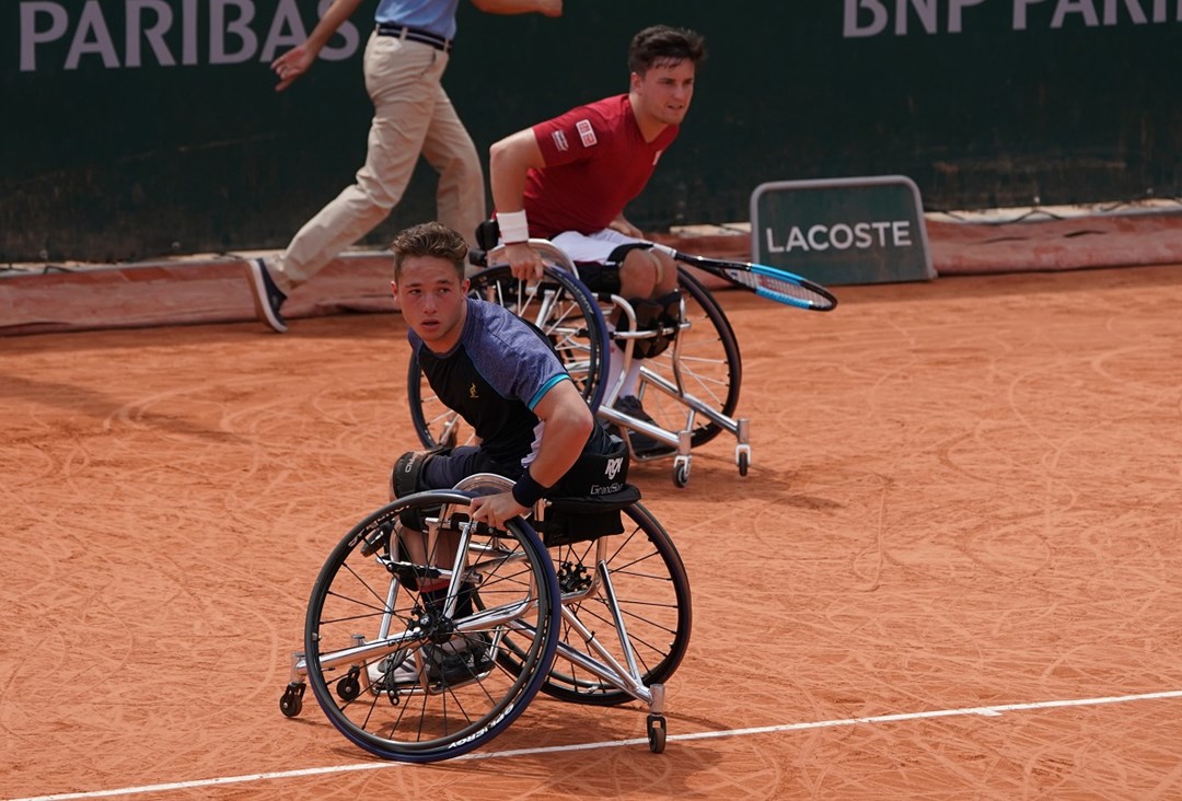 Alfie Hewett and Gordon Reid in doubles action at Roland Garros 2018