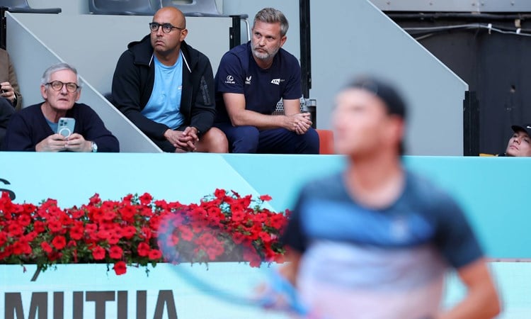 Coach James Trotman watching Jack Draper at the Madrid Open