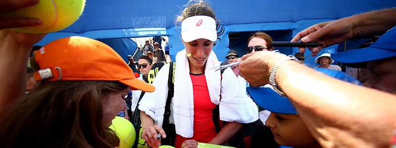 2017-aegon-open-nottingham-konta-autographs.jpg