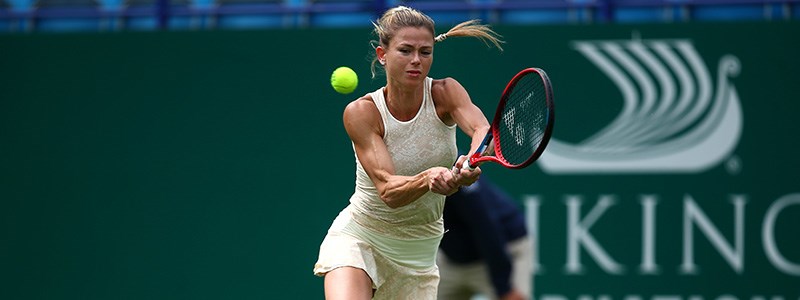 2021-giorgi-eastbourne-double-forehand.jpg