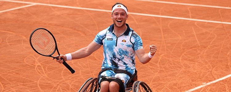 Alfie Hewett celebrating a win at the Frendh Open