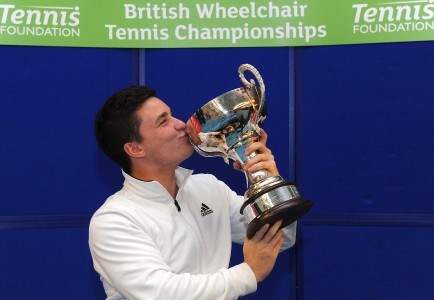 2013_national_mens_champion_gordon_reid.jpg