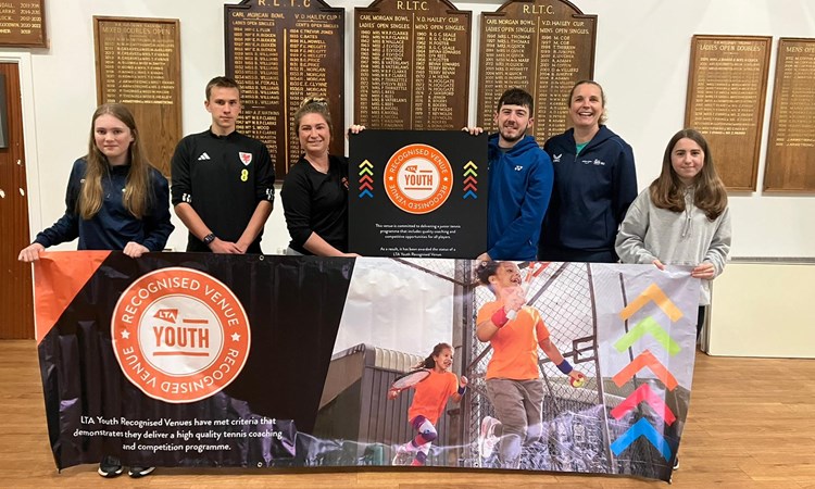 Radyr receive LTA Youth Recognised Venue Plaque