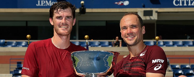 Jamie Murray with a trophy at the 2016 US open