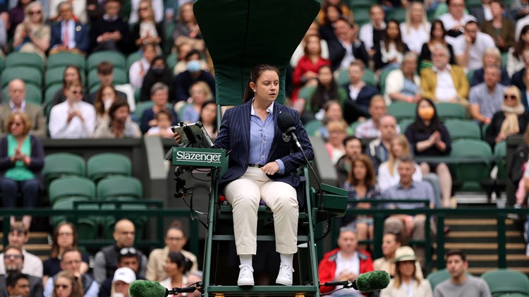 Kelly Thomson achieves Gold Badge Chair Umpire status