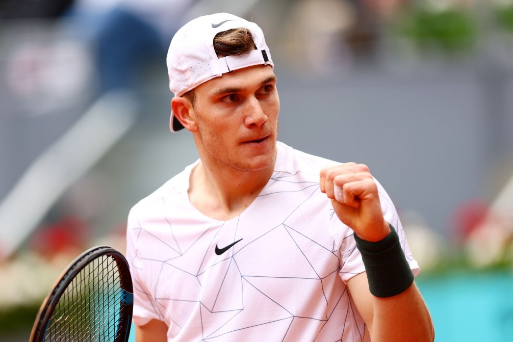 Jack Draper gives a fist pump at the Mutua Madrid Open 2022