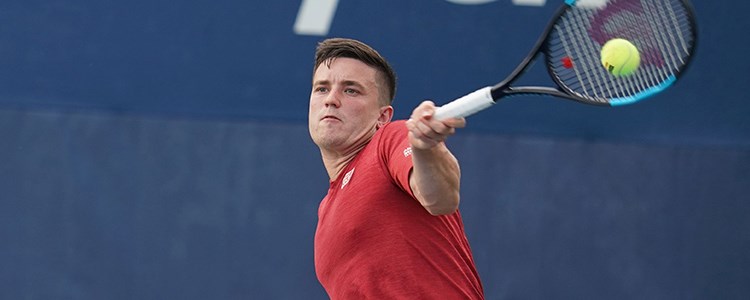 Gordon Reid playing a forehand tennis shot