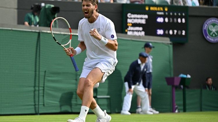 Cam Norrie celebrating in Wimbledon