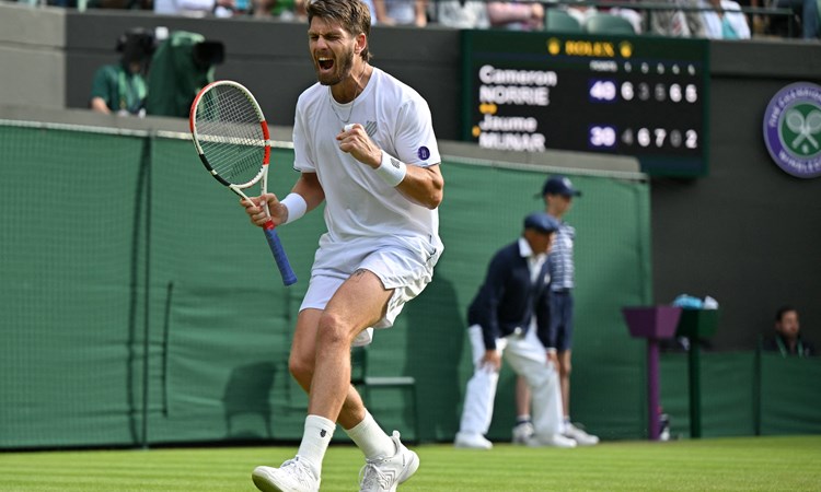 Cam Norrie celebrating in Wimbledon