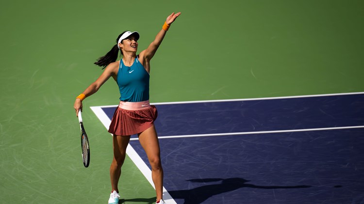 Emma Raducanu Serving