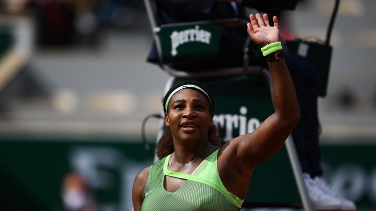 Serena Williams waving to the crowd
