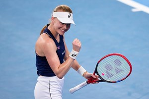 Harriet Dart fist pumps after her first victory at the United Cup against Australia