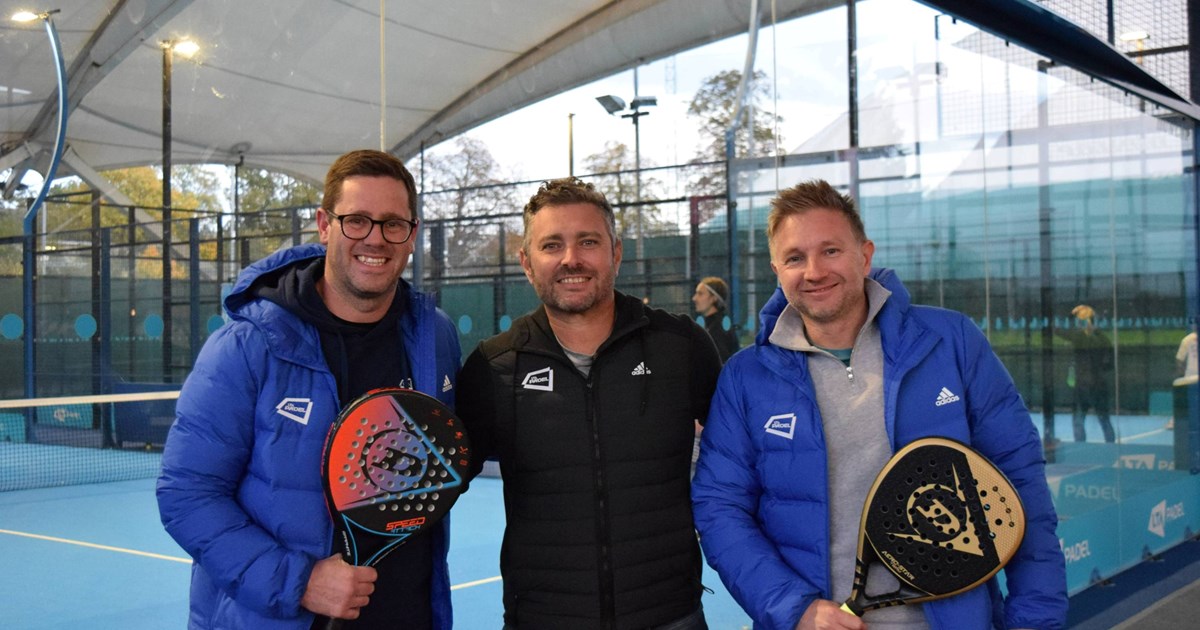 El ex entrenador profesional de pádel número 10 del mundo se reúne con las principales estrellas masculinas británicas en Alicante