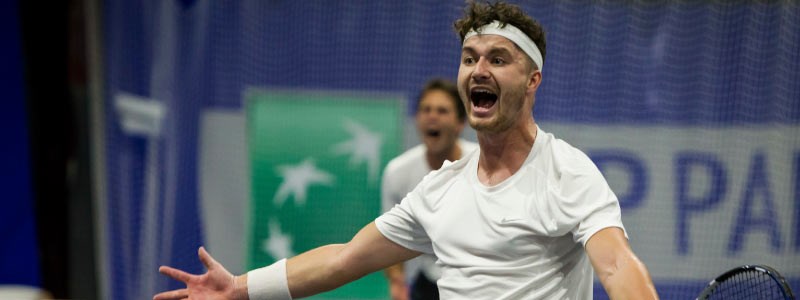 Jonny O'Mara celebrates on court