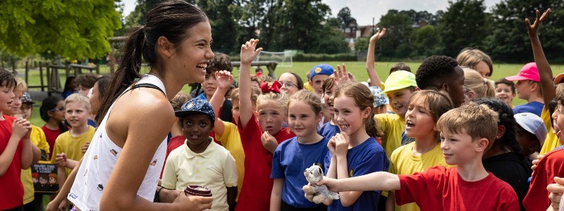 emma-raducanu-lta-youth-laughing-with-kids.jpg