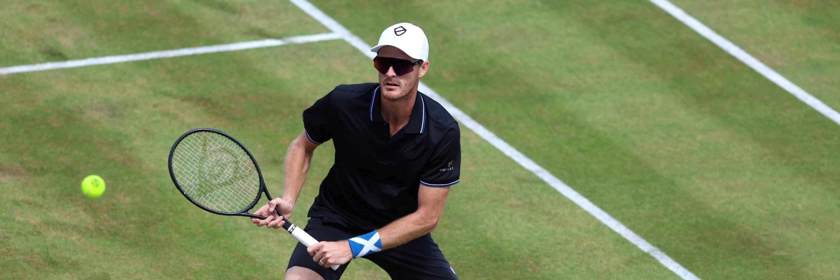 Jamie Murray ready to hit a volley at the cinch Championships