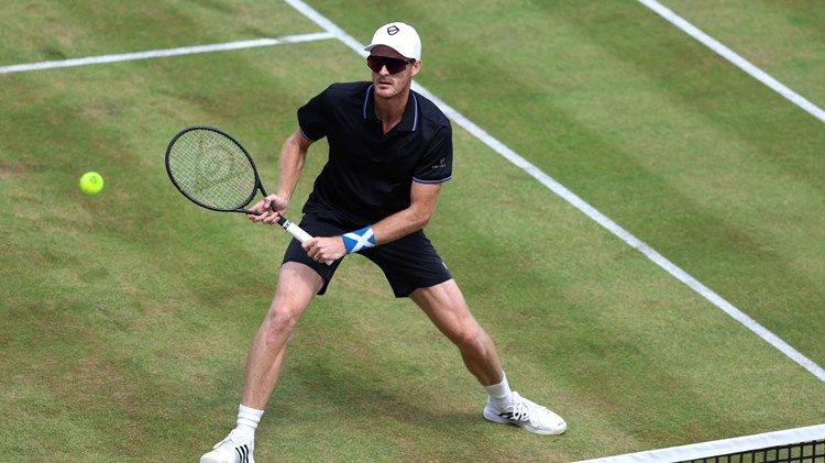 Jamie Murray ready to hit a volley at the cinch Championships