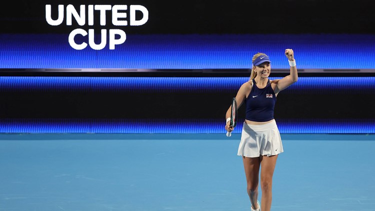 Katie Boulter clenching her fist in celebration on court after her United Cup win