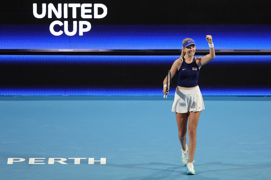 Katie Boulter clenching her fist in celebration on court after her United Cup win