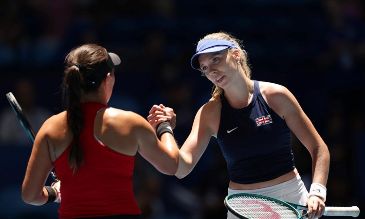 Katie Boulter shakes Jessica Pegula's hand at the United Cup