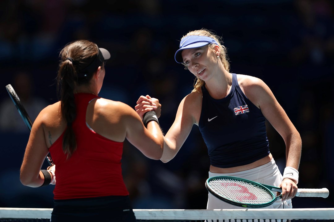 Katie Boulter shakes Jessica Pegula's hand at the United Cup