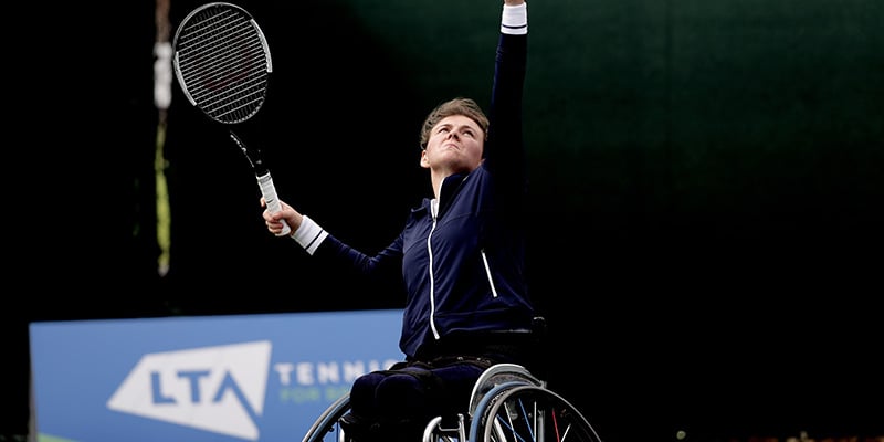 lauren-jones-serving.jpg