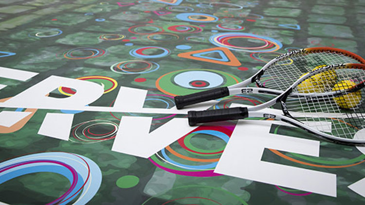 logo of serves with two tennis rackets