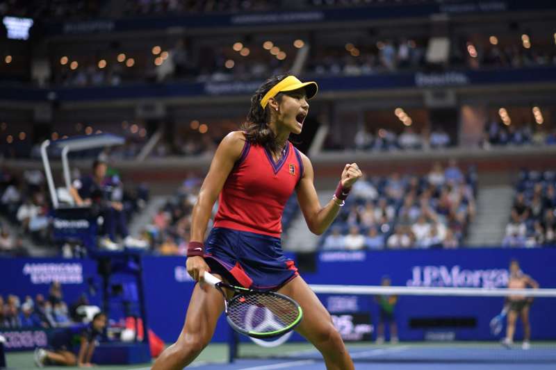 Emma Raducanu celebrating