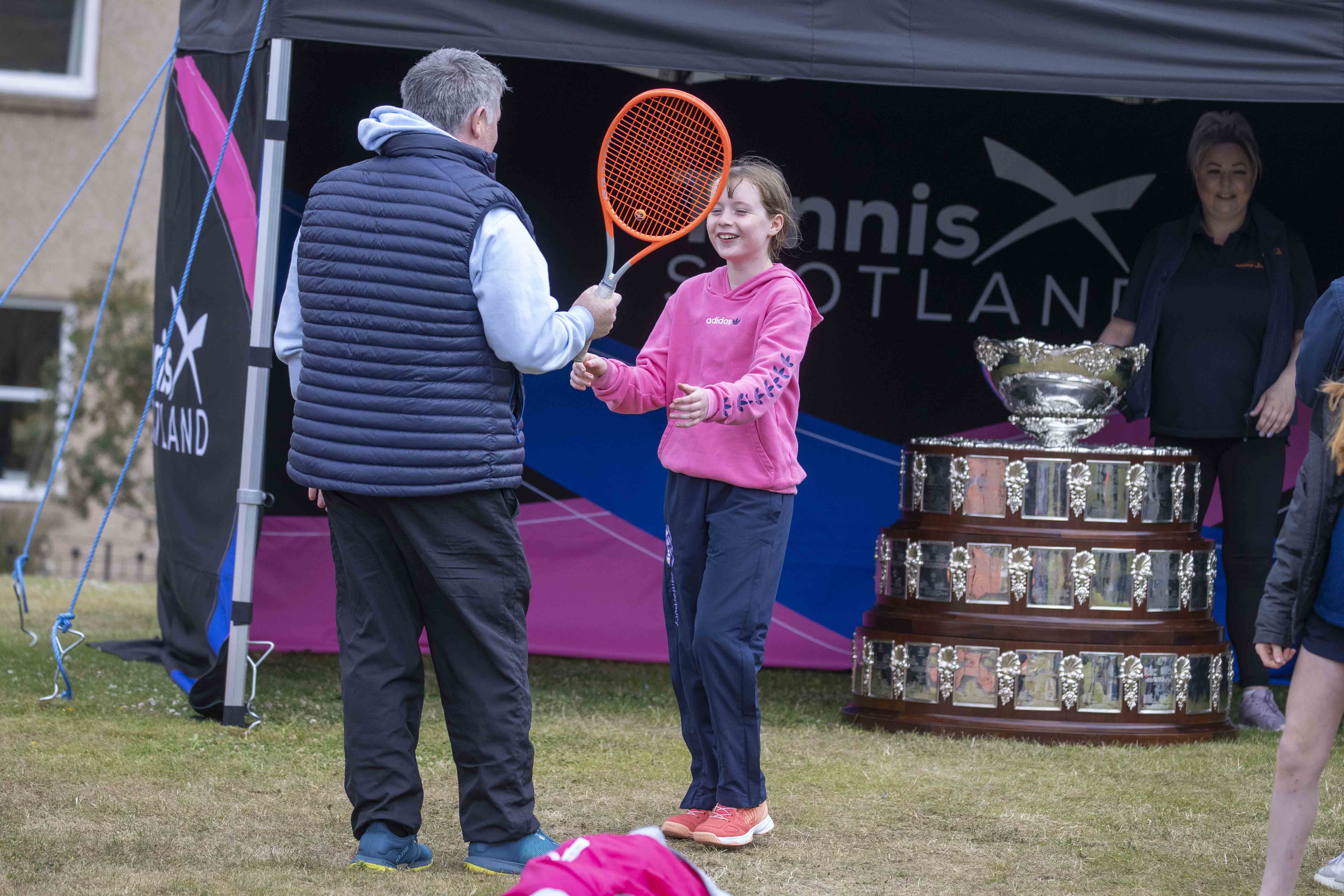 2022-Davis-Cup-trophy-tour-player.jpg