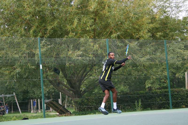 Coach Jaidyn Murray in action on court 