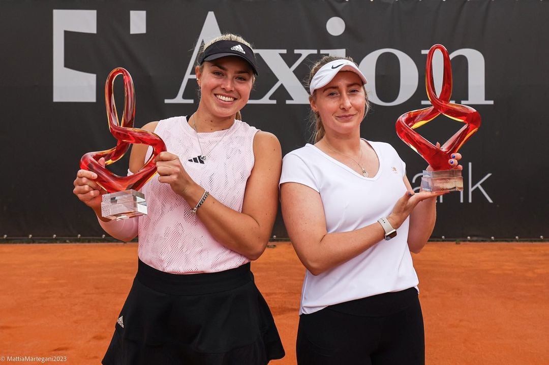 Emily Appleton and Julia Lohoff holding the 2023 W60 Chiasso titles - credit Mattia Martegani