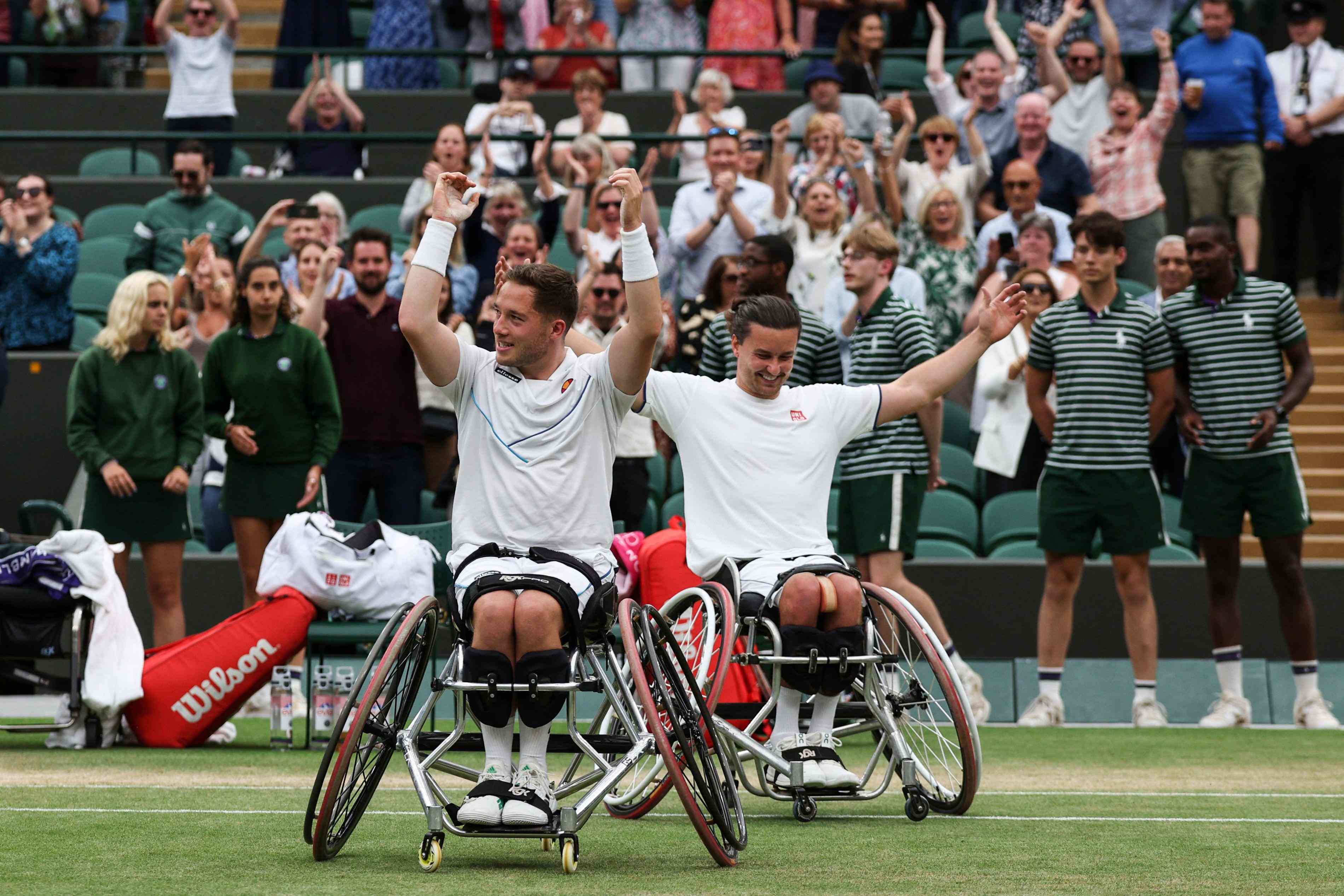 2023-Alfie-Gordon-Wimbledon-Celebrating.jpg