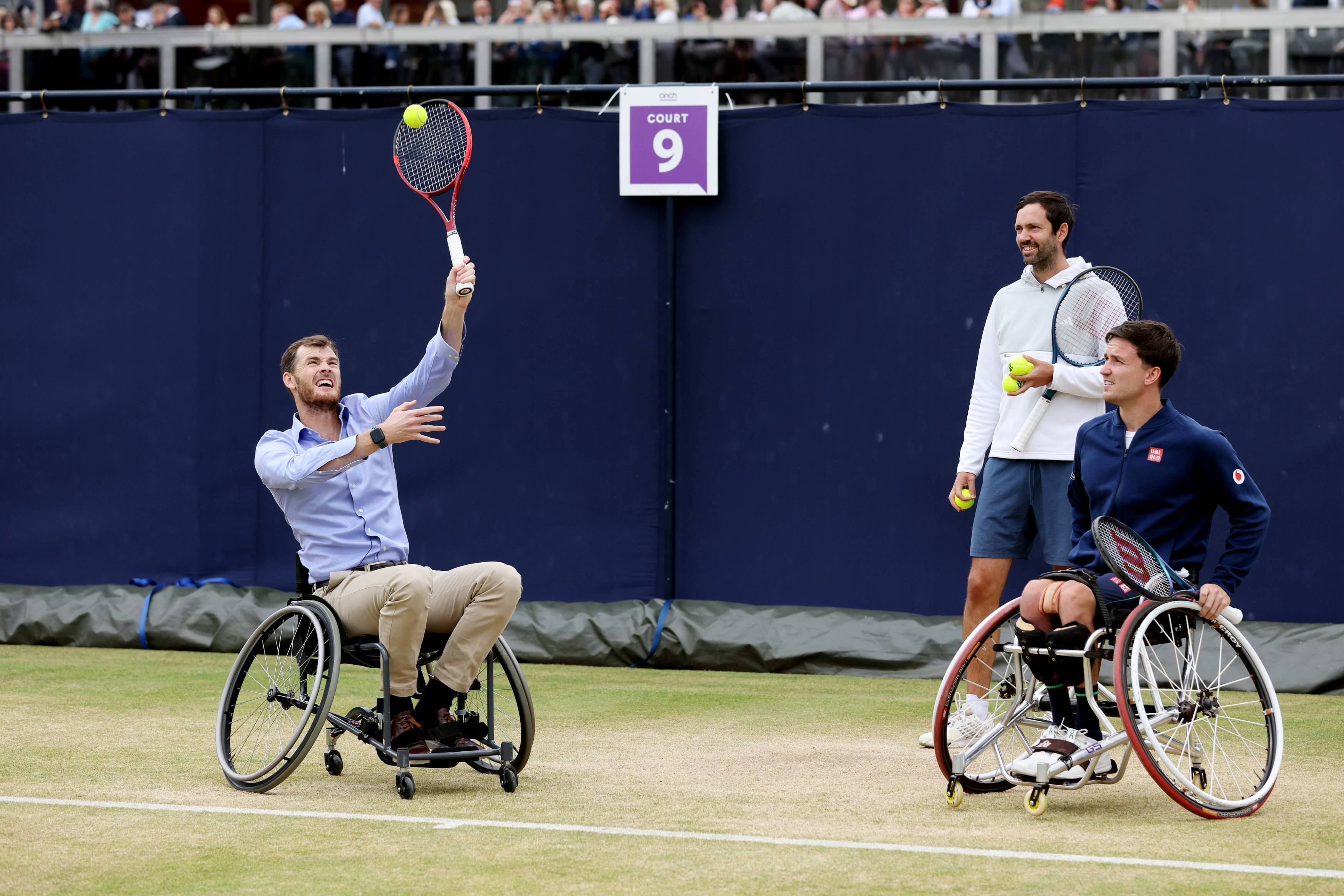 Jamie Murray gets a taste of wheelchair tennis with former Paralympic champion Gordon Reid