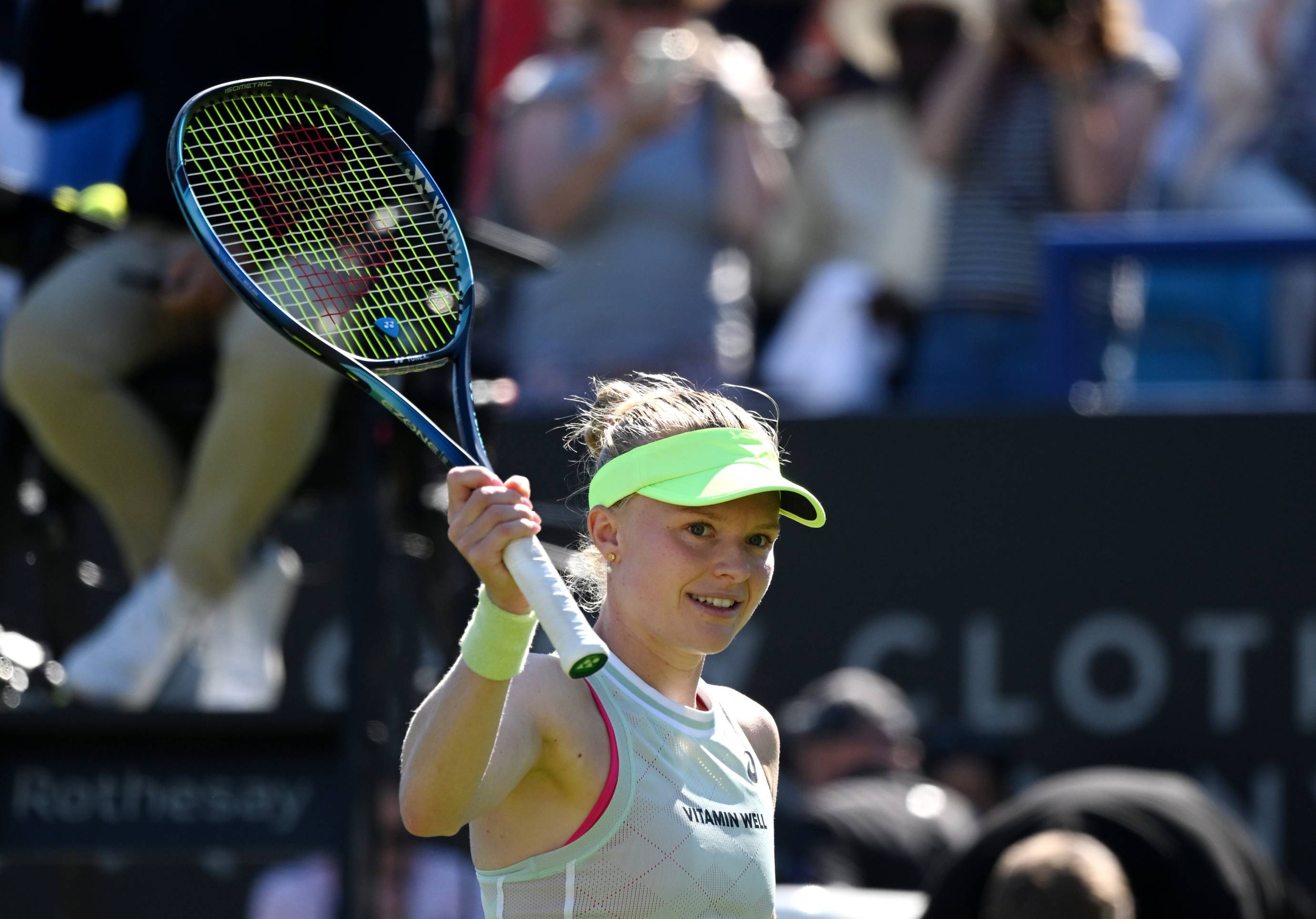 2024-Harriet-Dart-Rothesay-International-Eastbourne-R1-crowd.jpg