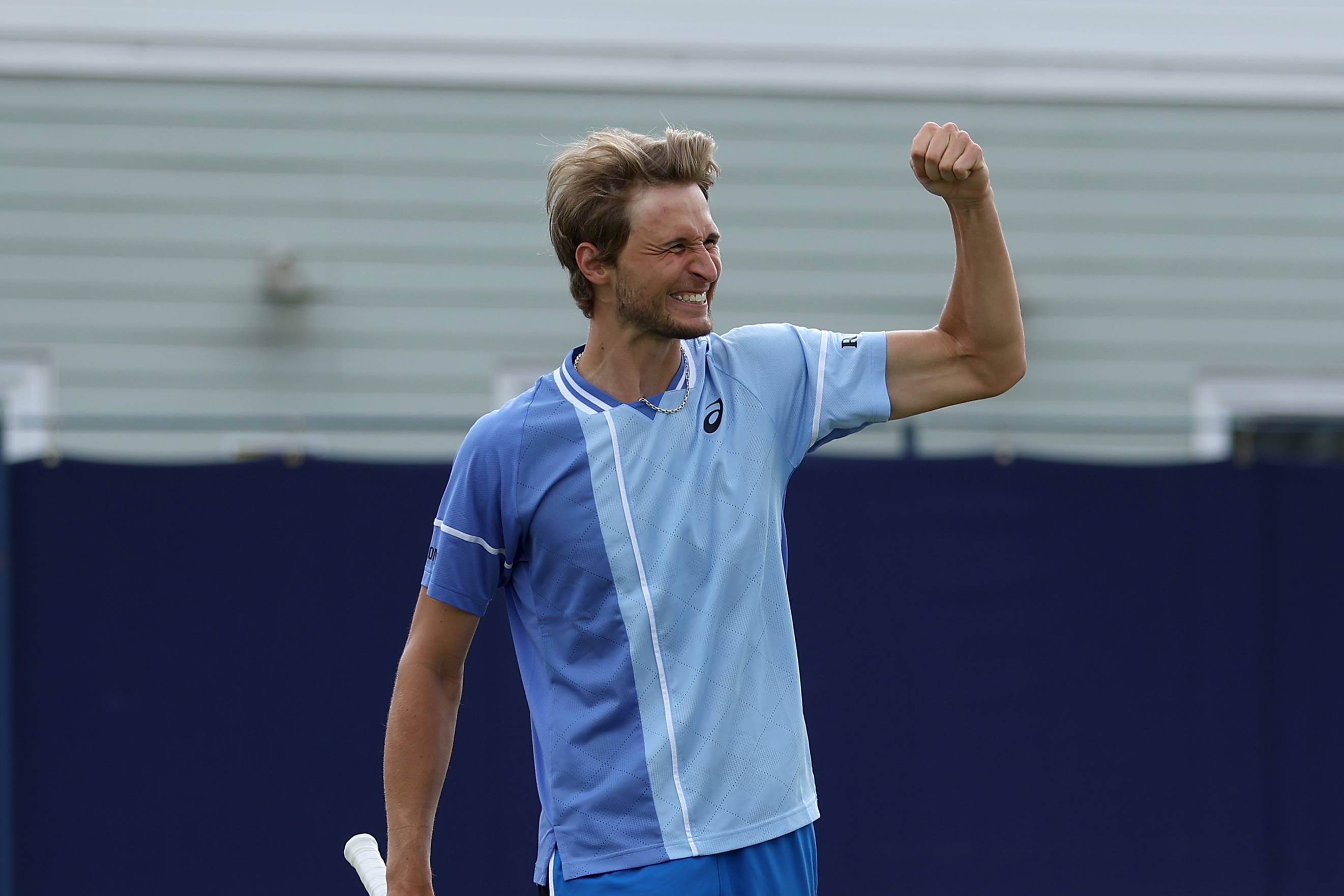 Leandro Riedi wins at Lexus Surbiton Trophy