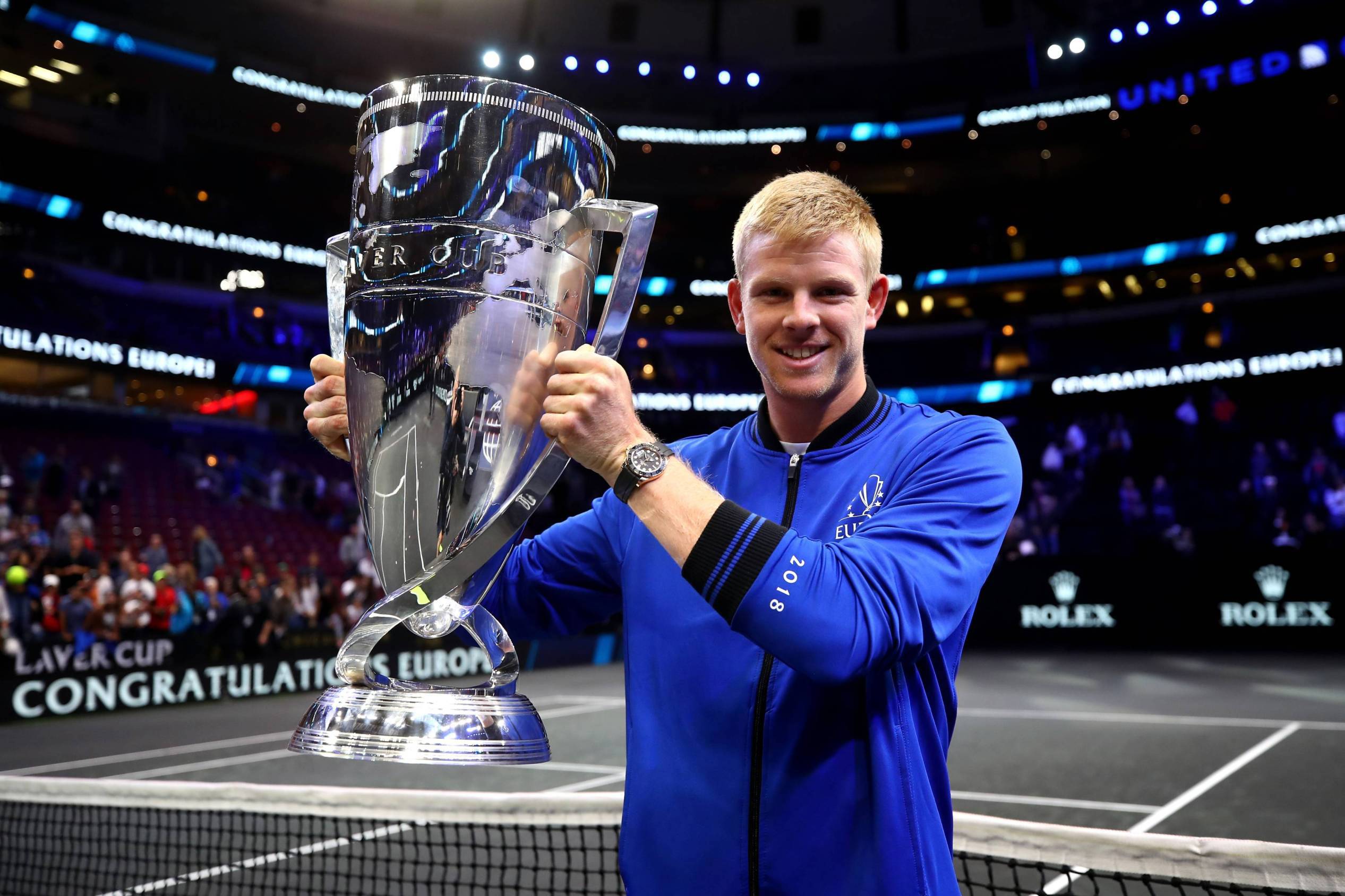 Kyle Edmund holding the Laver Cup trophy after Team Europe won the event in Chicago back in 2018