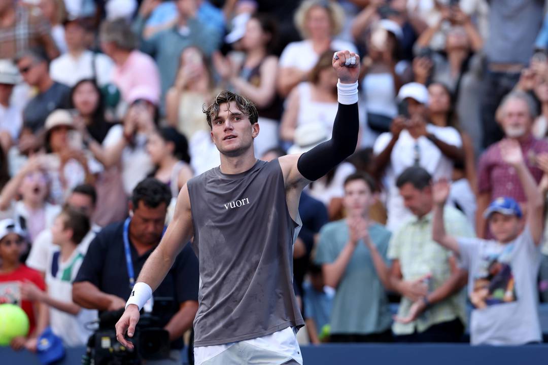 Jack Draper punches the air after a first round win at the 2025 US Open